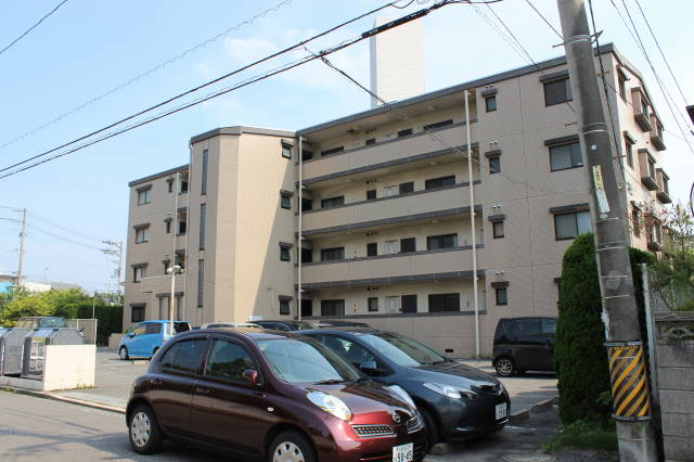建物外観　敷地面積が広く、ゆったりしております。