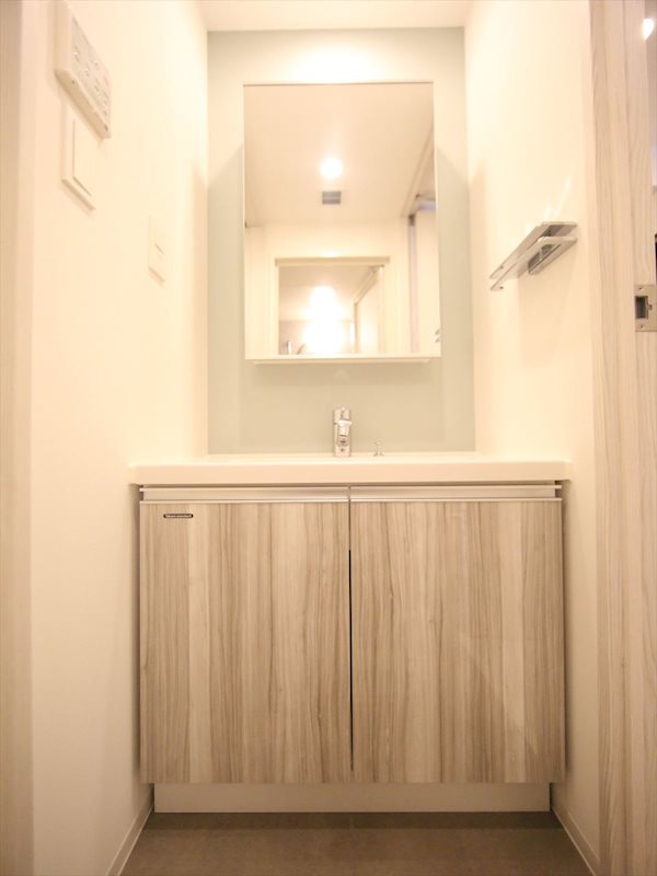 洗面設備　脱衣所　独立洗面台