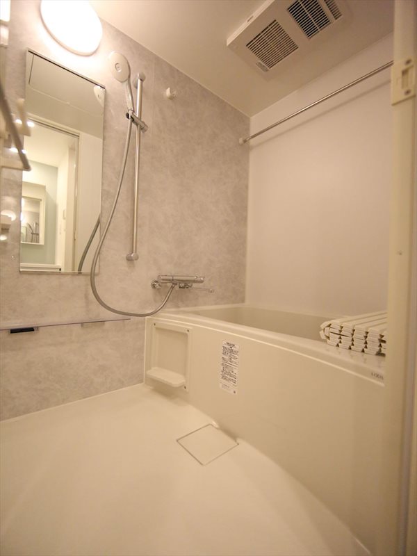 バス・シャワールーム　バスルーム　浴室暖房乾燥機付き