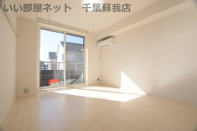 居室・リビング　こちらのリビングで趣味の時間をお楽しみください