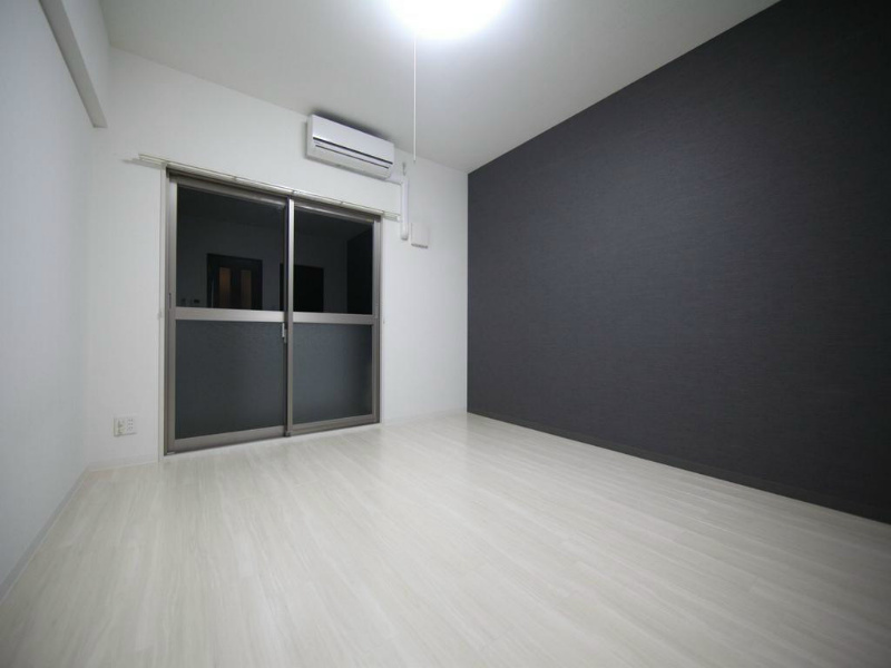 バルコニー　洋室8.1帖　ウォークインクローゼット付（収納充実してます）