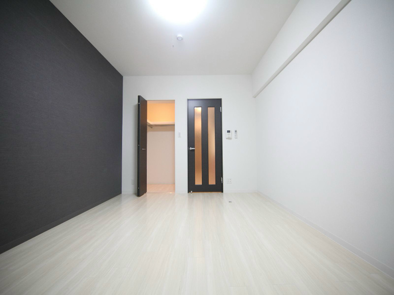 居室・リビング　洋室8.1帖　ウォークインクローゼット付（収納充実してます）