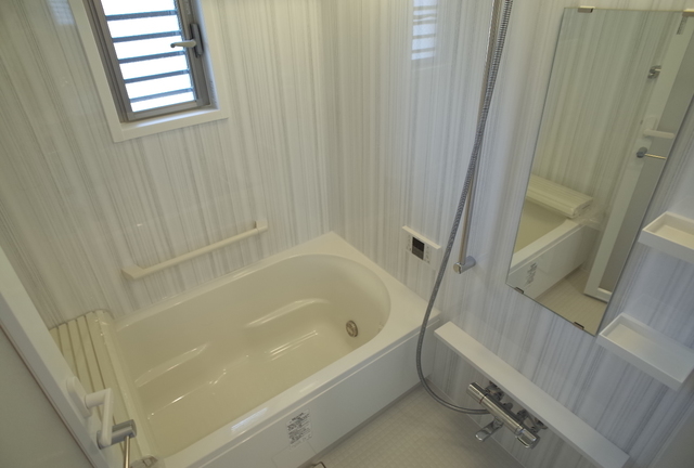 バス・シャワールーム　バスルーム