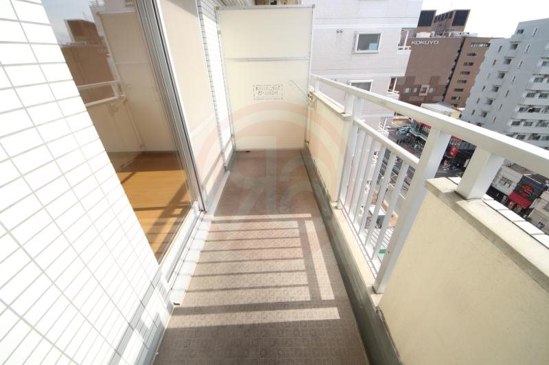 バルコニー　コンパクトで使いやすいトイレです