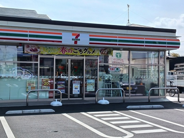 コンビニ　セブンイレブン宇都宮西川田町店（コンビニ）まで350m