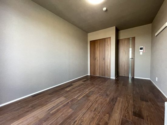 居室・リビング　☆明るい洋室☆