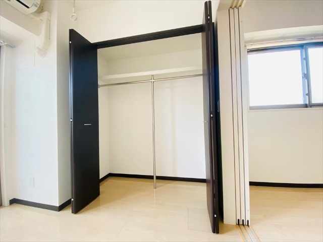 収納　同一建物内６０５号室内装写真転載