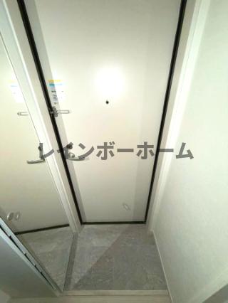 玄関　※建築中のため同施工会社参考写真となります。