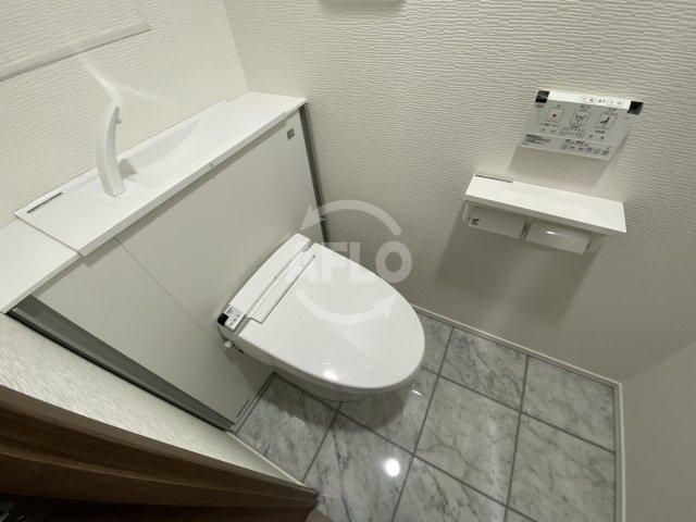 トイレ　リーガル靱本町　トイレ