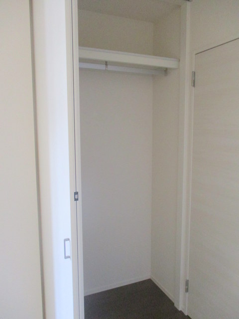 収納　天井まで高さがあるクロゼット