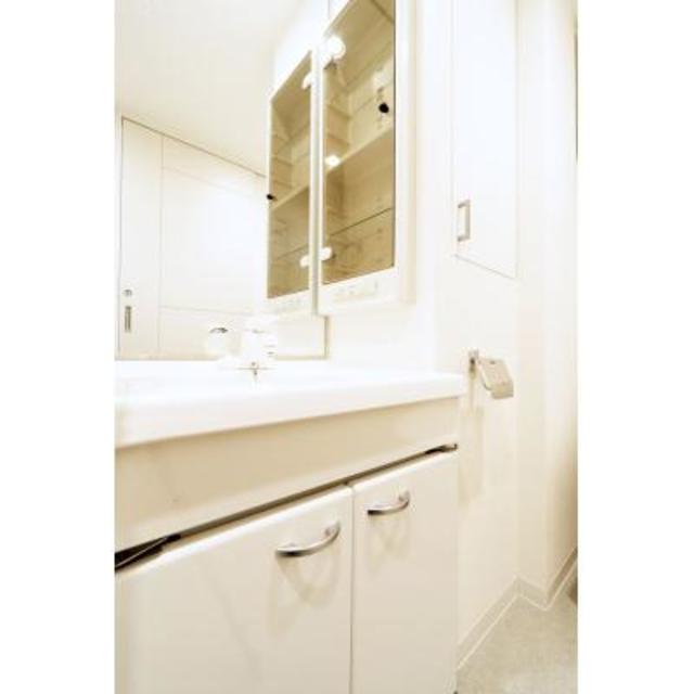 洗面設備　※写真は同タイプ住戸です。