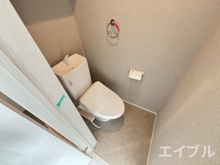 トイレ　※写真は1階の写真になります※