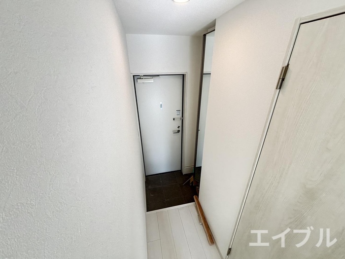 玄関　※写真は1階の写真になります※