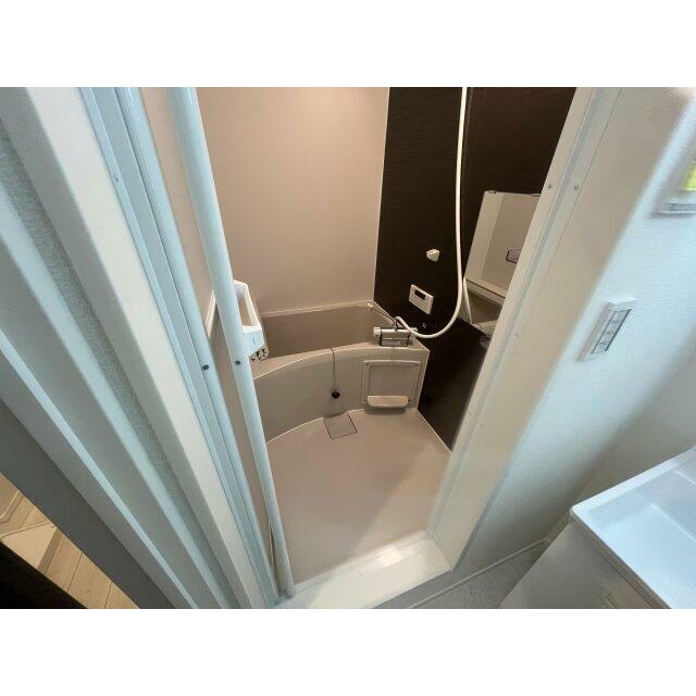 バス・シャワールーム　同棟別室