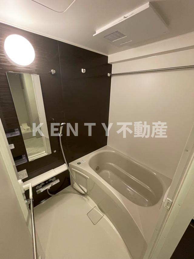 バス・シャワールーム　落ち着いた空間のお風呂です