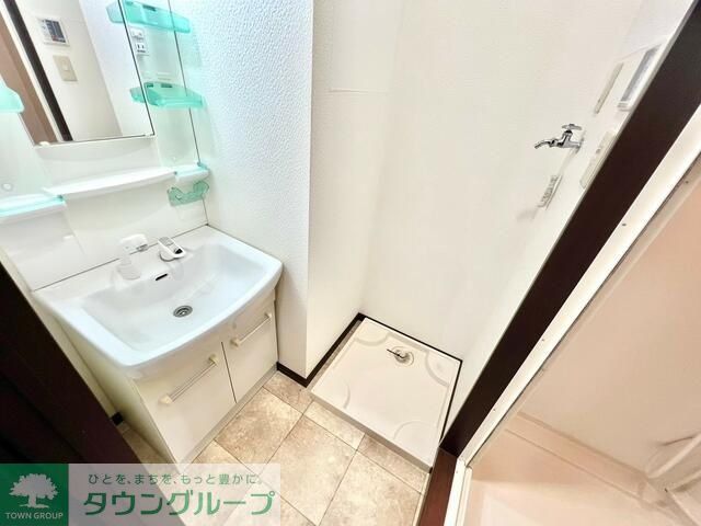 洗面設備　嬉しいシャンプードレッサー付