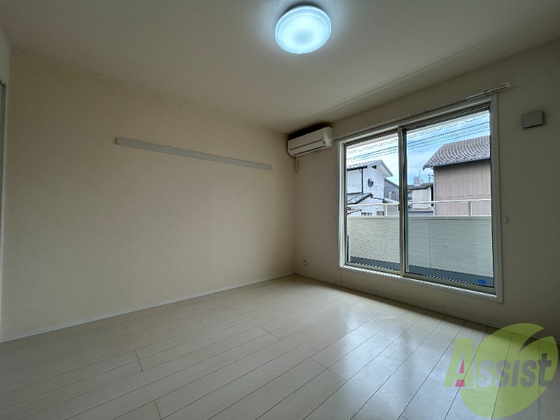 その他部屋・スペース　窓も大きく、日当たりも良好なお部屋です。