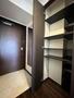 玄関　※奇数階はダークブラウンの建具となります※