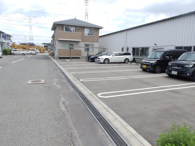 駐車場　駐車場