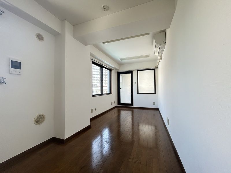 居室・リビング　10.5帖の広さのお部屋です