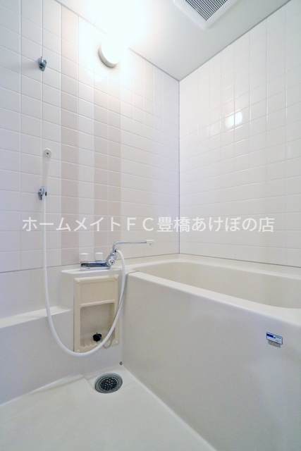バス・シャワールーム　同型別部屋写真（反転）