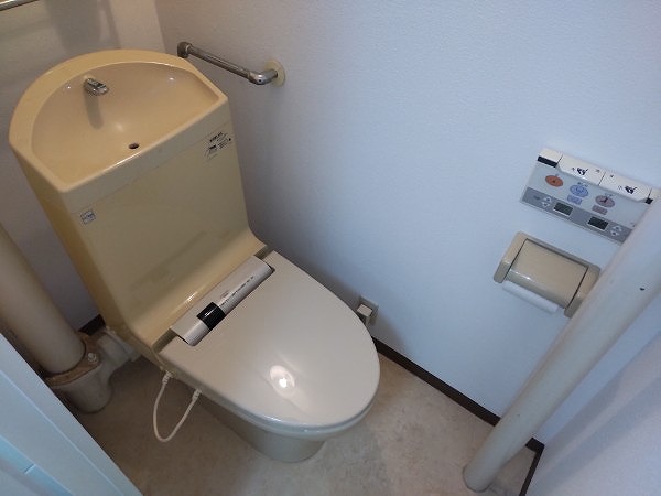 トイレ　お風呂・トイレ別のトイレになります。