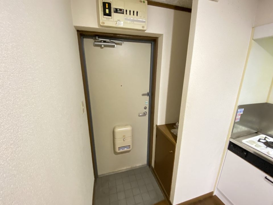 玄関　奥行きのある靴棚あります