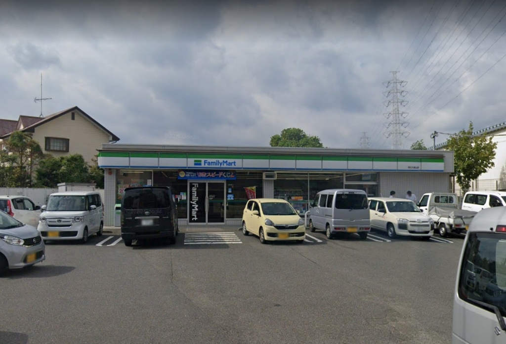 コンビニ　ファミリーマート 港北大倉山店（コンビニ）まで210m