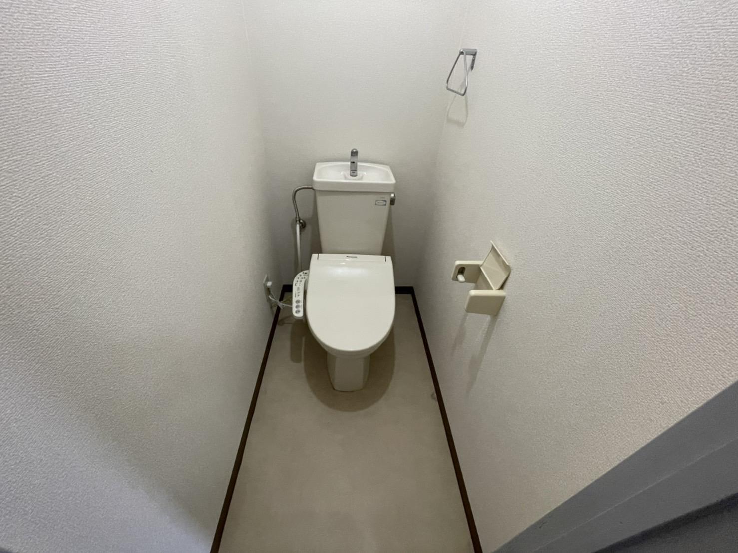 トイレ　別部屋の写真となる為、実際の物とは異なる場合が御座います。