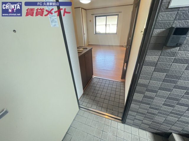 玄関　別部屋の写真