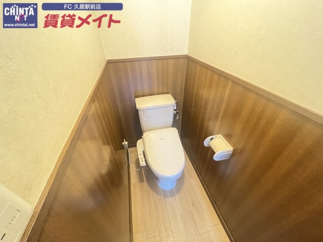 トイレ　別部屋の写真