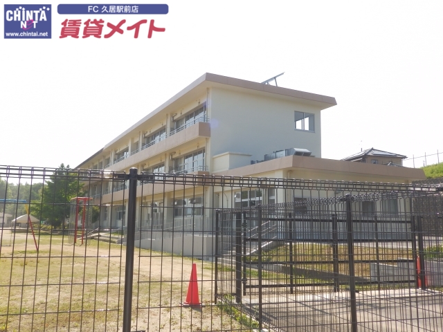 小学校　津市立戸木小学校（小学校）まで1600m