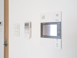セキュリティ　モニタ付きインターホンです