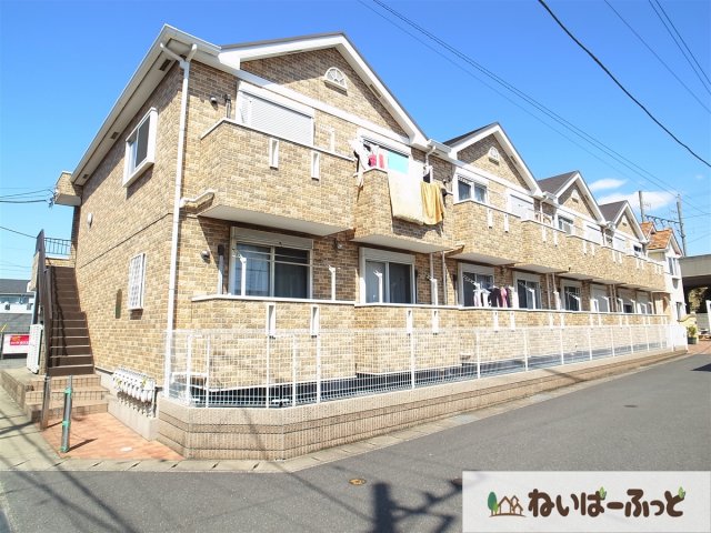 建物外観　キレイなレンガ調のお部屋がステキ♪