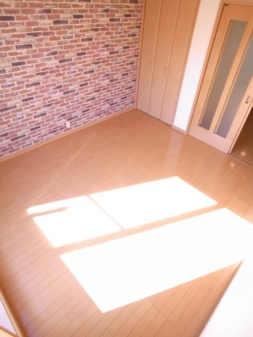 居室・リビング　広い空間使いが可能なお部屋です♪