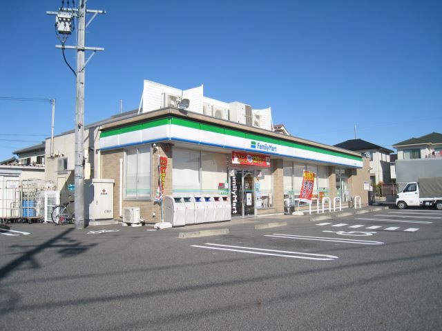コンビニ　ファミリーマート（コンビニ）まで250m