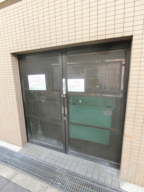 エントランス　ゴミ置き場