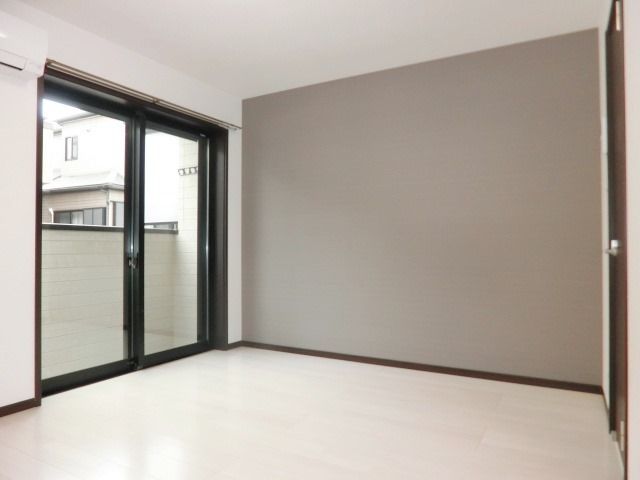 居室・リビング　きれいなお部屋です