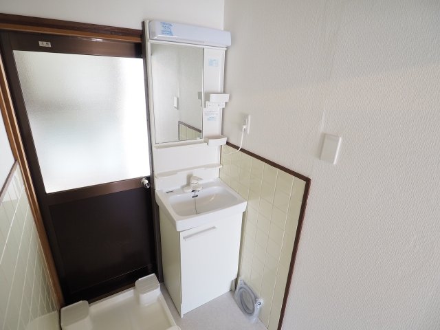 洗面設備　独立洗面台御座います。
