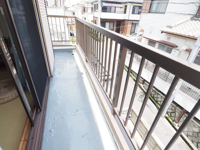 バルコニー　バルコニー広々していますね。