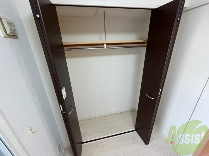 収納　寝室の収納です。部屋がすっきり片付きます。