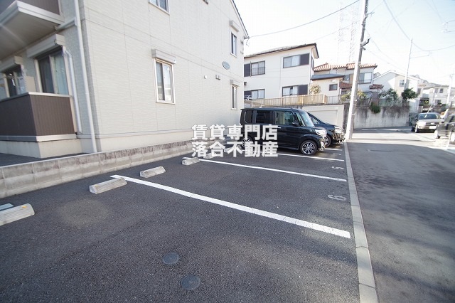 駐車場　敷地内駐車場完備