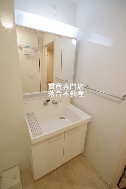 洗面設備　独立洗面化粧台付き