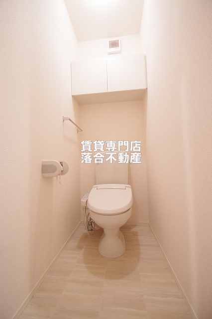 トイレ　温水洗浄暖房便座付き