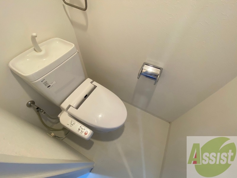 トイレ　こちらはトイレです。清潔感があり、安心して使用できます。