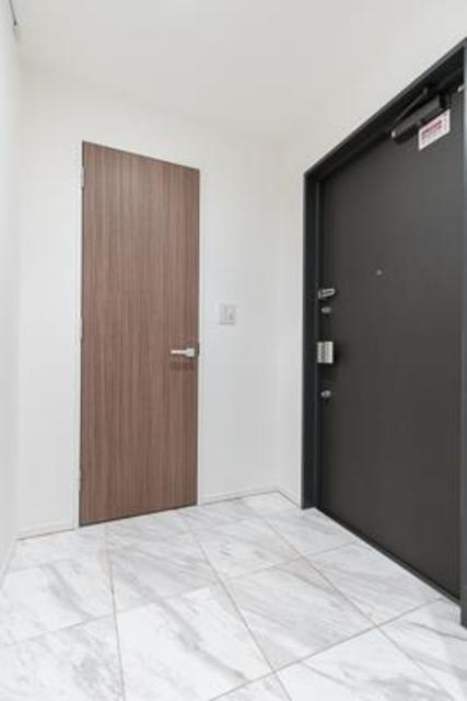 玄関　※写真は同タイプ住戸です。