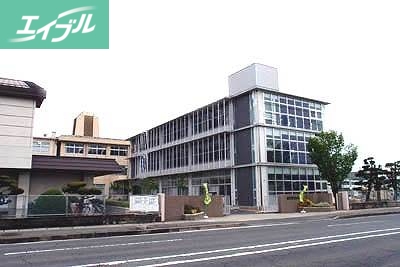 小学校　岡山市立西小学校（小学校）まで375m