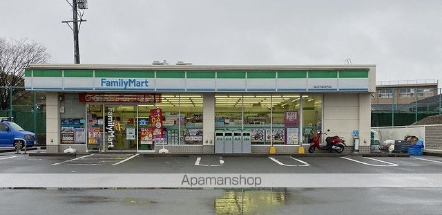 コンビニ　ファミリーマート（コンビニ）まで1109m