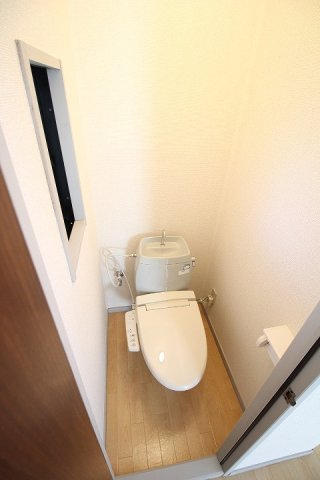 トイレ　清潔感のあるトイレです