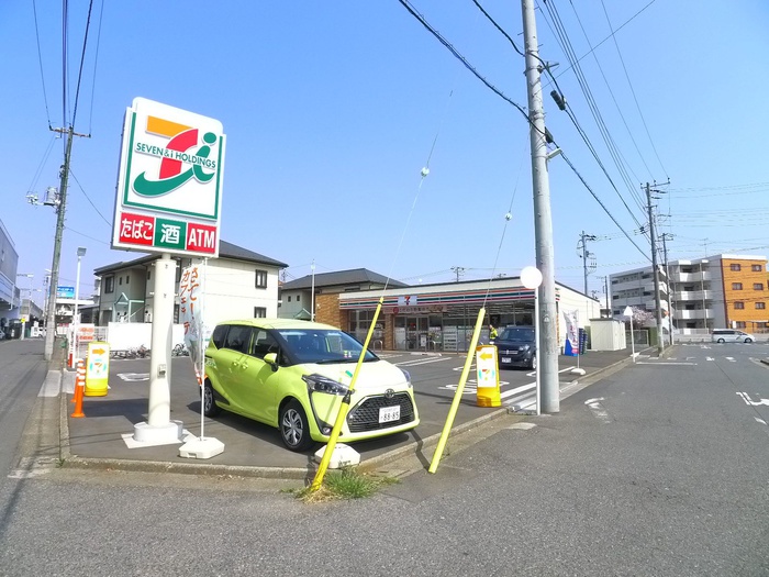 コンビニ　セブンイレブン（コンビニ）まで656m